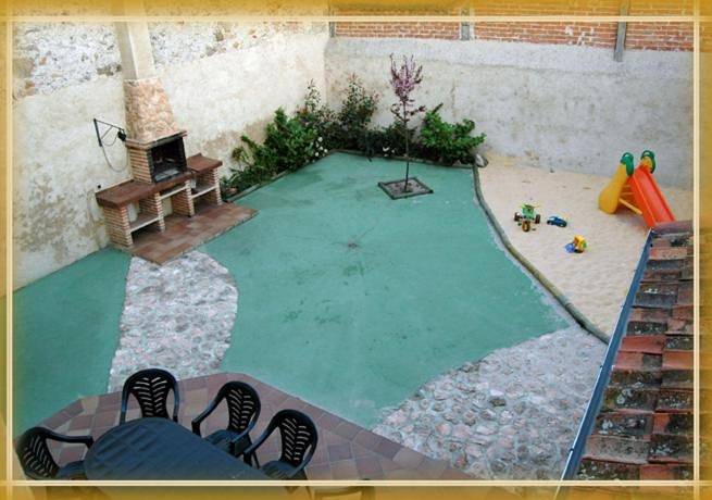 Casa de vacaciones para 11 personas, con jardín además de vistas y piscina para niños en Comarca de Sepúlveda - 2