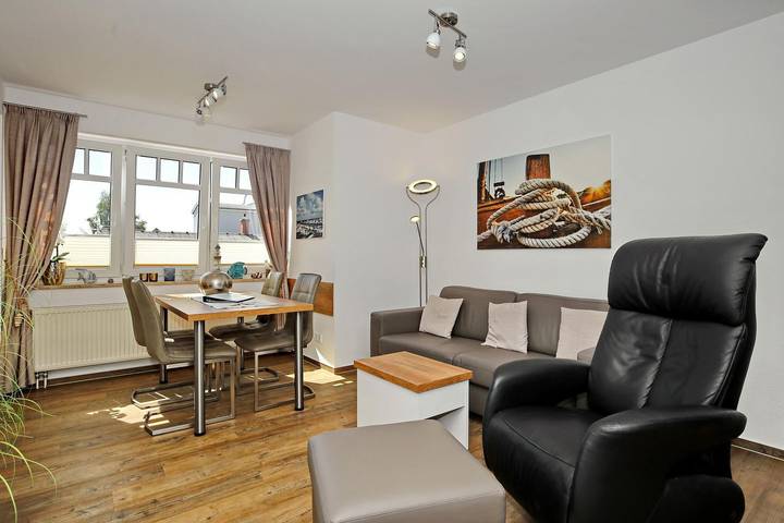 Ferienwohnung für 4 Personen, mit Balkon und Sauna in Kühlungsborn