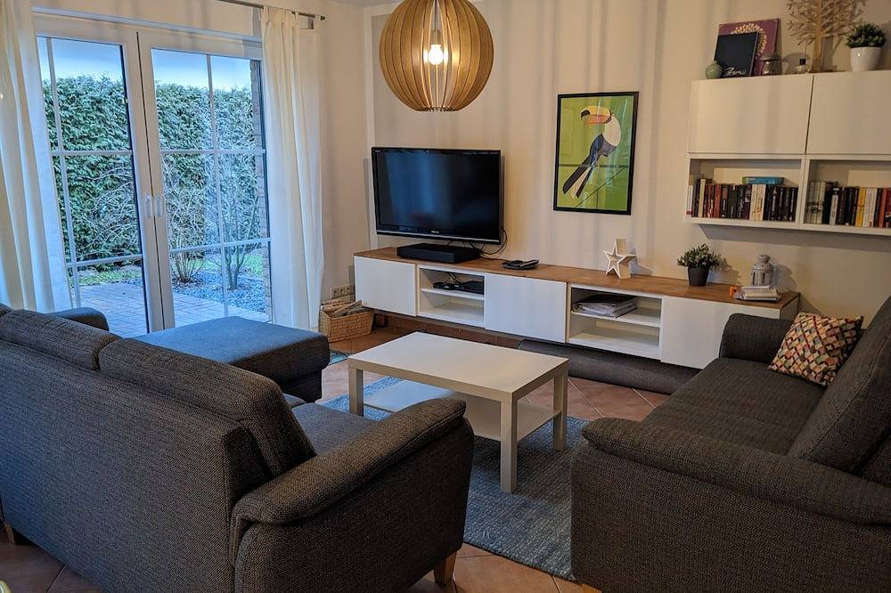 1. Reihe am See: Ferienhaus - direkt am Sandstrand des Fleesensees in Göhren-Lebbin, Fleesensee