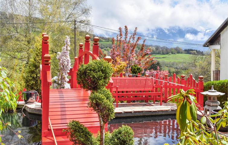 Gîte pour 6 personnes, avec terrasse et jardin dans Pierre-Châtel