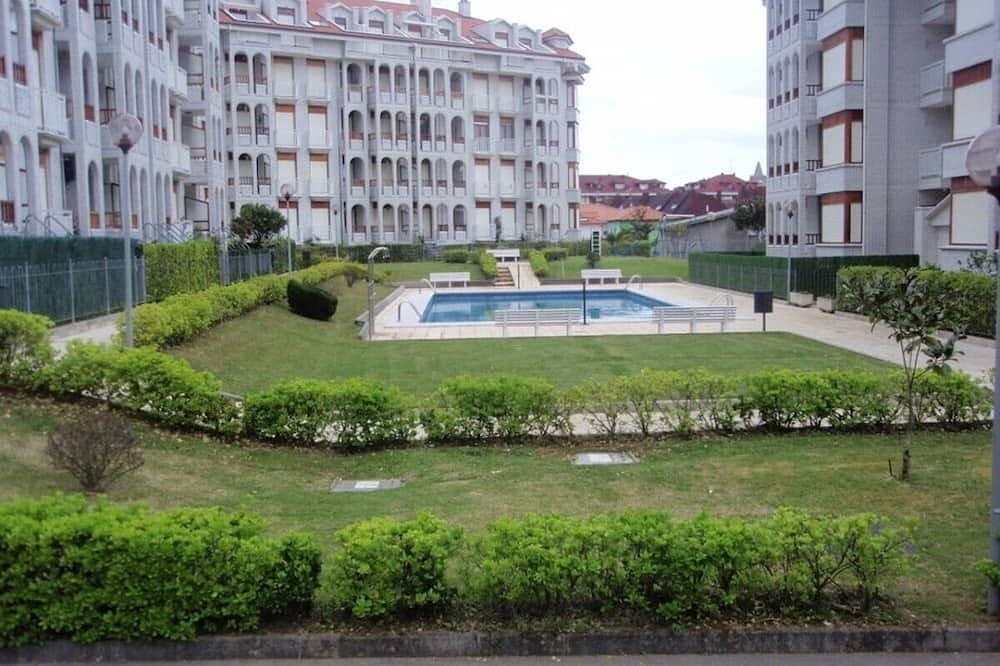 Entire apartment, Apto céntrico con piscina - Residencial Cilla 6022 in Noja, Cantabrian Coast