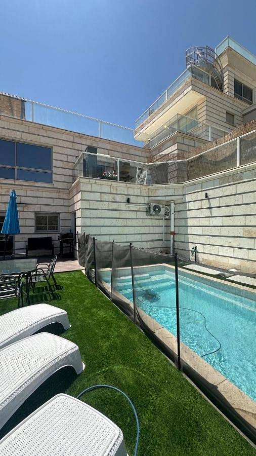 Apartamento de vacaciones para 6 personas, con balcón además de piscina y vistas - 1