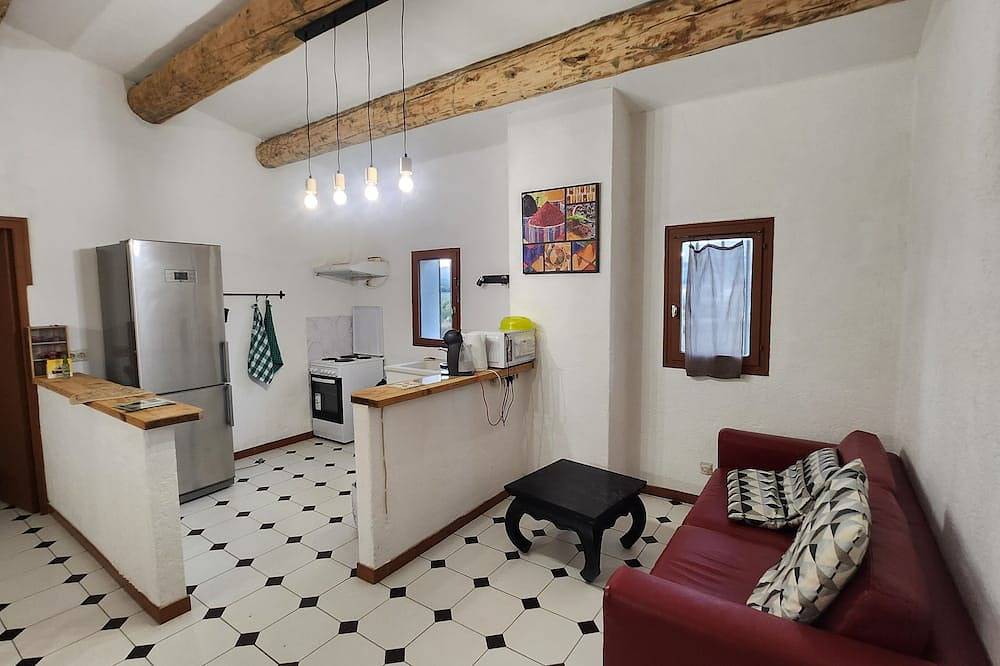 Entire apartment, Maison Chaleureuse in Rustrel, Parc naturel régional du Luberon