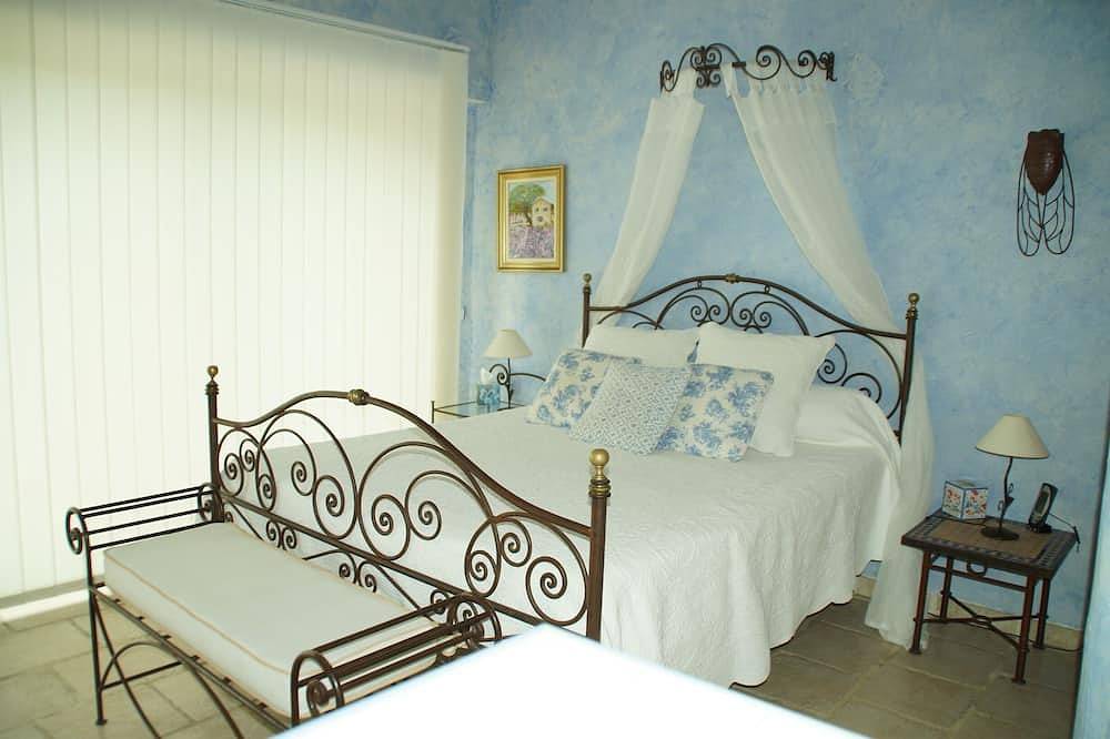 Apartamento entero, Appartamento de encanto en un chalet de situacion con piscina in Grasse, Region de Cannes