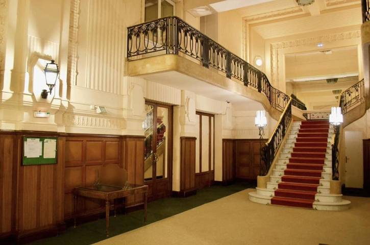 Gîte pour 4 personnes, avec vue dans Palais des Congrès Opéra