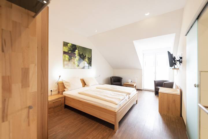 Pension für 2 Personen, mit Balkon und Balkon/Terrasse sowie Terrasse und Garten in Fränkisches Weinland - 3