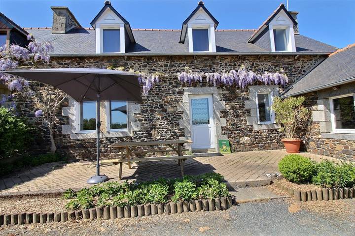 Gîte pour 5 personnes, avec terrasse et jardin à Trégomeur - 2