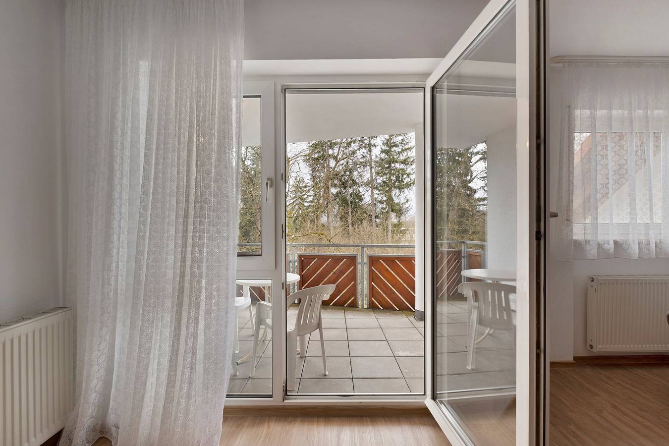 Ganze Wohnung, Apartment 31 mit Dreiweltencard und Balkon - nur 2 Gehminuten vom Solemar entfernt in Bad Dürrheim, Mittlerer Schwarzwald
