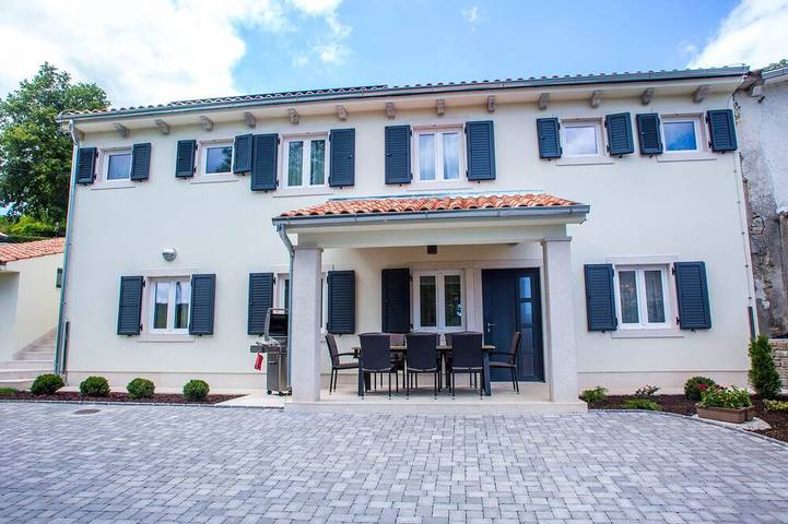 Ferienhaus für 10 Personen, mit Whirlpool und Garten sowie Sauna, mit Haustier