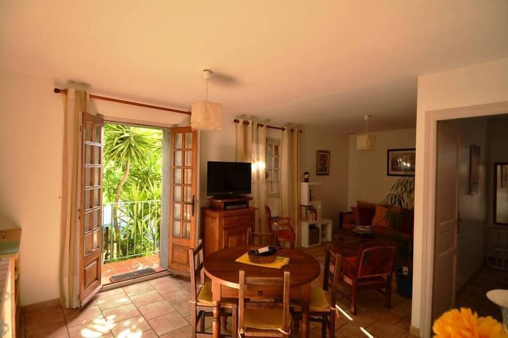 Appartement entier, Le Petit Coin De Paradis  classé Meublé de tourisme 3 ***  un gage de qualité in Sainte-Lucie-de-Tallano, Parc naturel régional de Corse