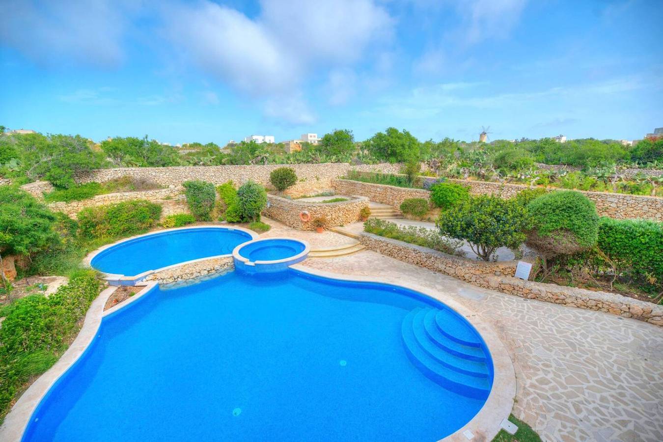 Entire apartment, Spacious Apartment with Pool in Misrah Simar, Qala in Qala, Gozo