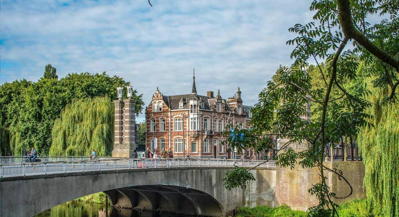 Bossche Suites Stationsweg in Bois Le Duc, Brabant-Septentrional