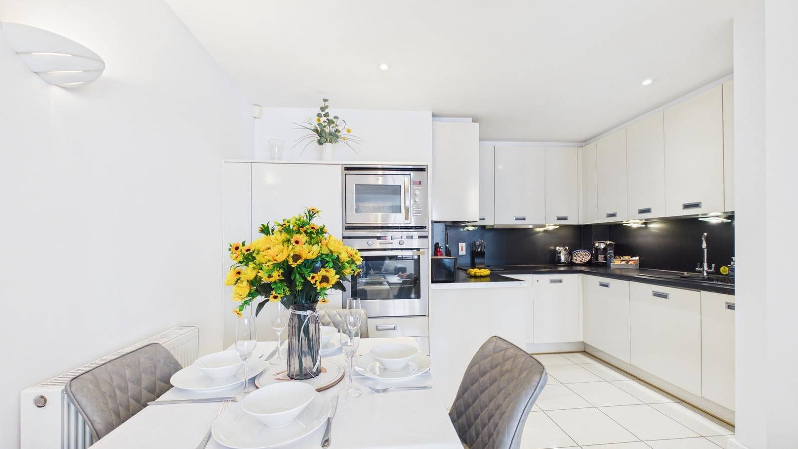 Entire apartment, Minarvon - 2 Bedroom Apartment - Saundersfoot in Saundersfoot, Pembrokeshire