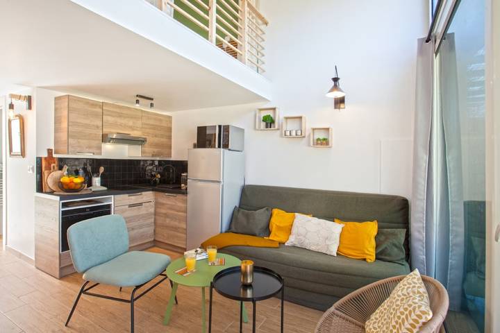 Appartamento intero, Les Lauriers Roses, appartement vue mer in Sant Ambroggio, Lumio