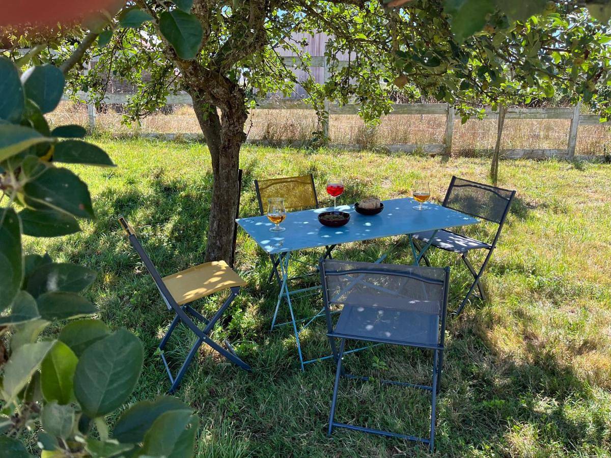Parenthèse à la Maison de l'Ecrivain entre nature et petit déjeuner festin in Servon, Région d'Avranches