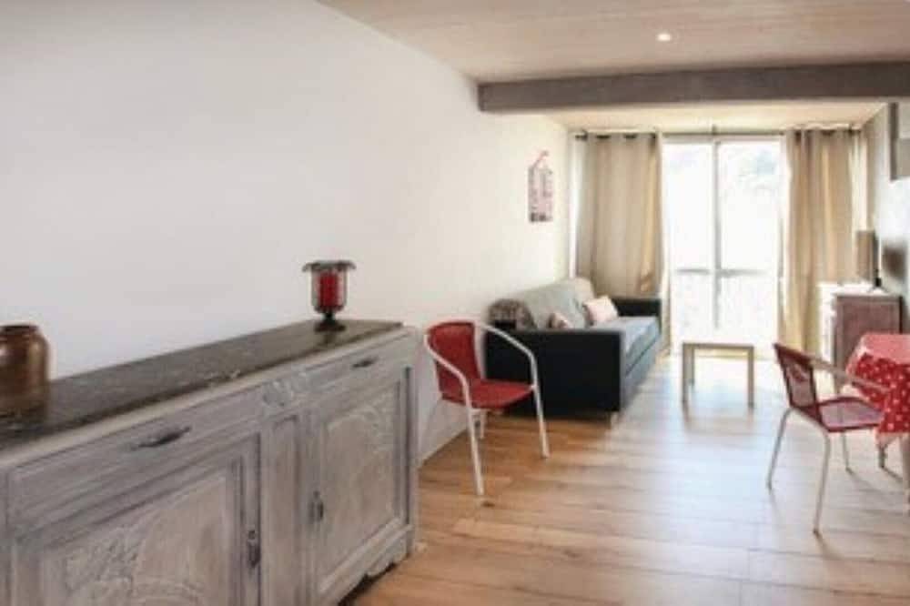 Entire apartment, Fleur de Lune apartment in Vals-les-Bains, Parc naturel régional des Monts d'Ardèche