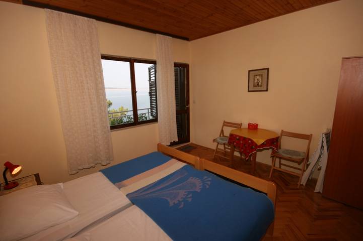 Ferienwohnung für 4 Personen, mit Balkon/Terrasse in Starigrad Paklenica