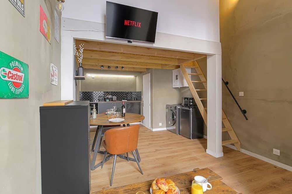 Apartamento entero, Lyon City - New Industrial Loft w/ Mezzanine in Caluire-et-Cuire, Lyon region