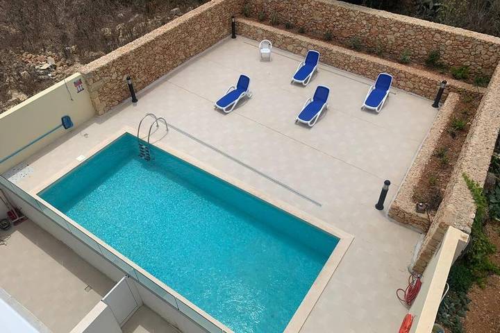 Apartamento para 2 personas, con piscina además de vistas y terraza en Gozo
