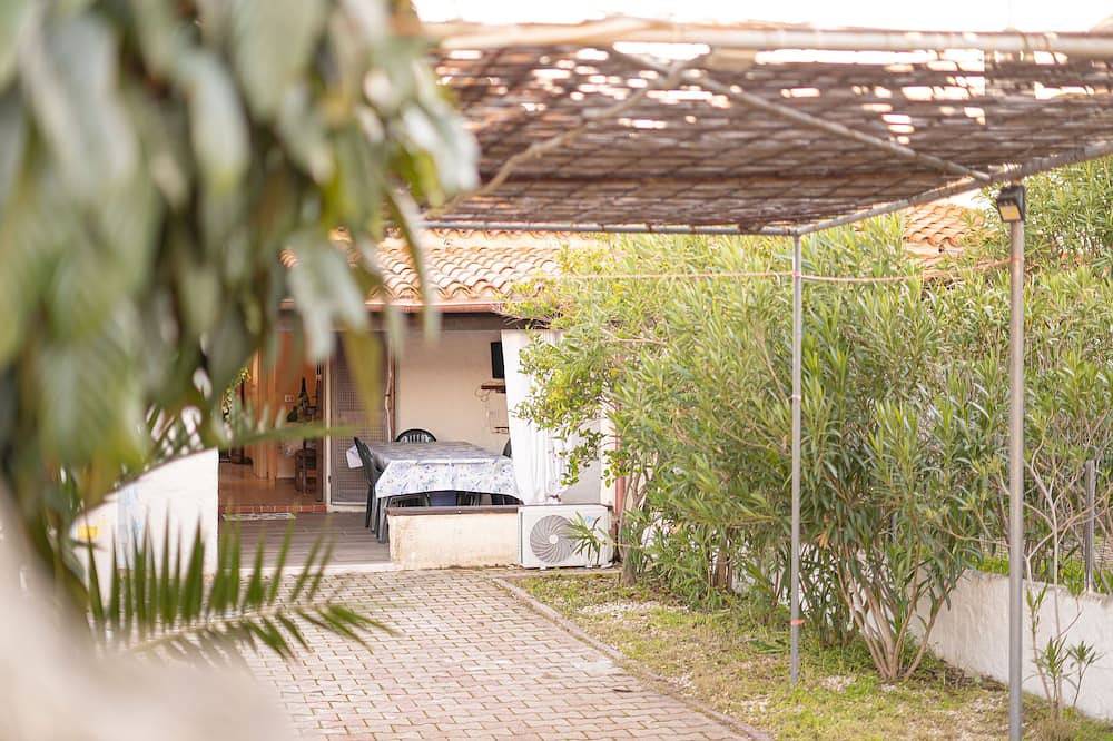 Appartamento intero, San Giovanni 1 - Due Camere da Letto Appartamento, Ospiti Massimo 4 in Posada, Provincia di Nuoro