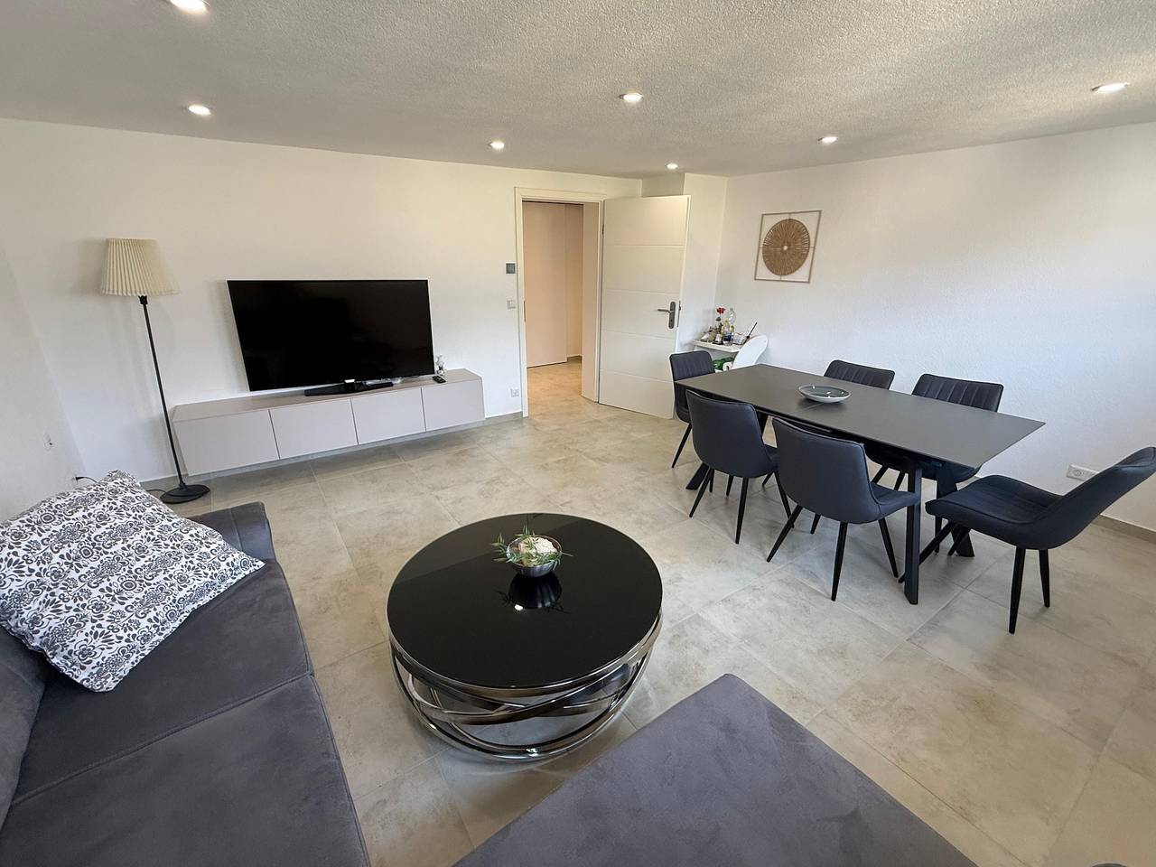 Ganze Wohnung, Apartment 'Citystay Ludwigsburg – 7 Gäste' mit W-Lan in Ludwigsburg, Landkreis Ludwigsburg