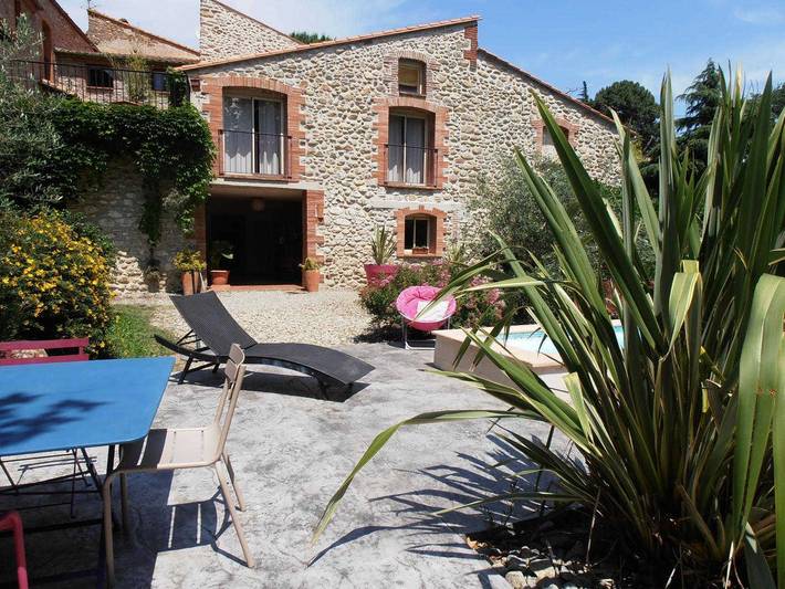 Gîte pour 4 personnes, avec Terrasse ainsi que Jardin et Piscine