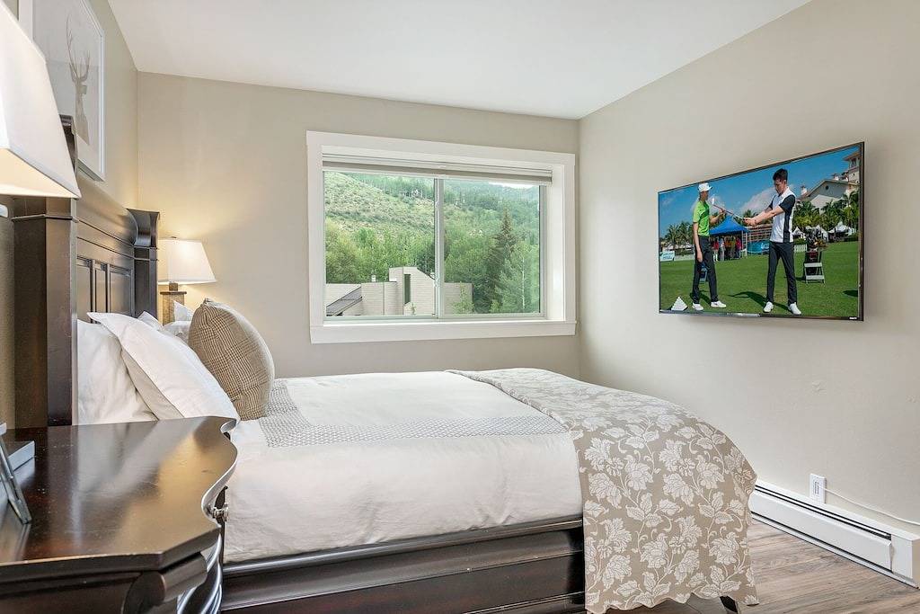 Ganze Wohnung, Newly remodeled condo in great location with fabulous views!! in Vail Ski Resort, Vail