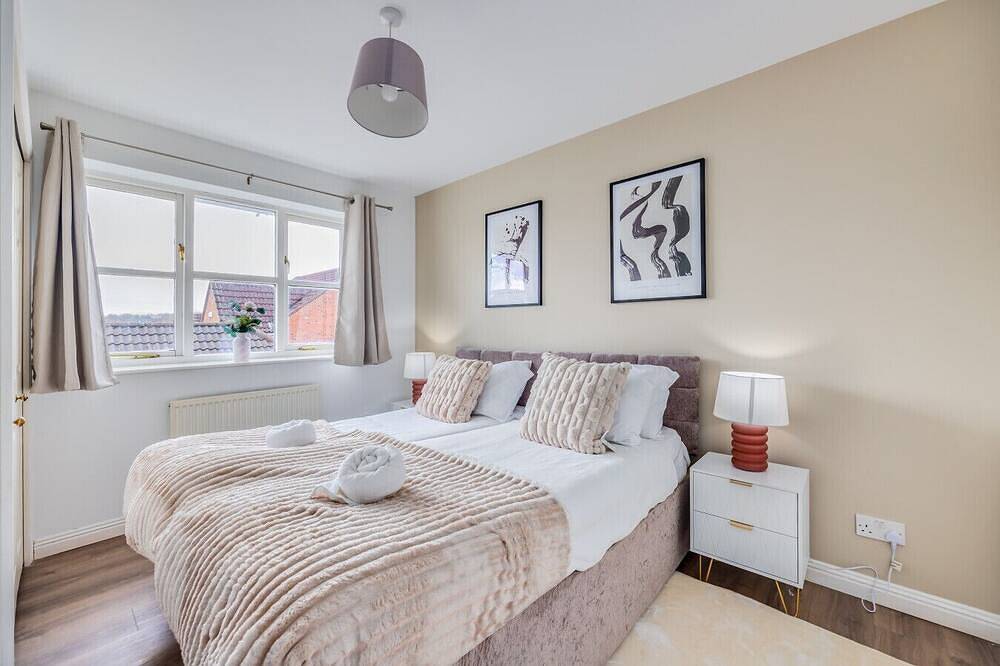 Tattenhoe House • Great Location • Free Parking • Smart Tv • Garden in Milton Keynes, Zuidoost Engeland