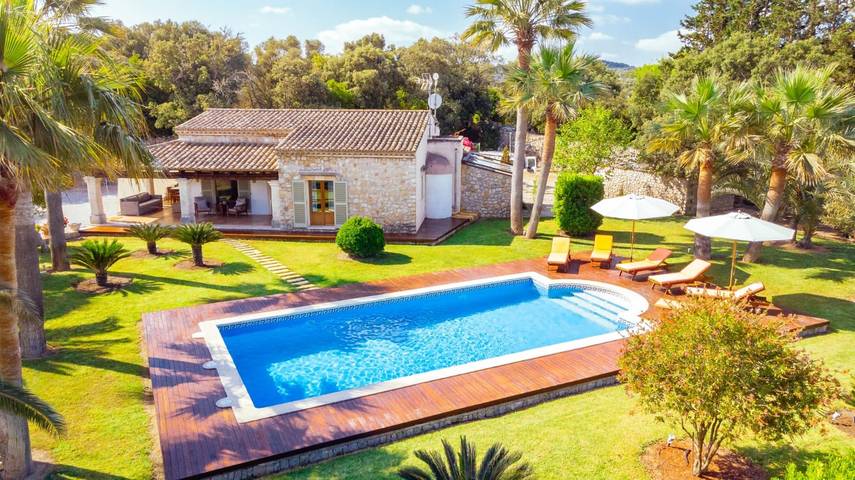 Ebenerdige Finca mit Pool, großem Garten, Terrassen und Wlan; Parkplätze vorhanden in Artà, Mallorca Osten