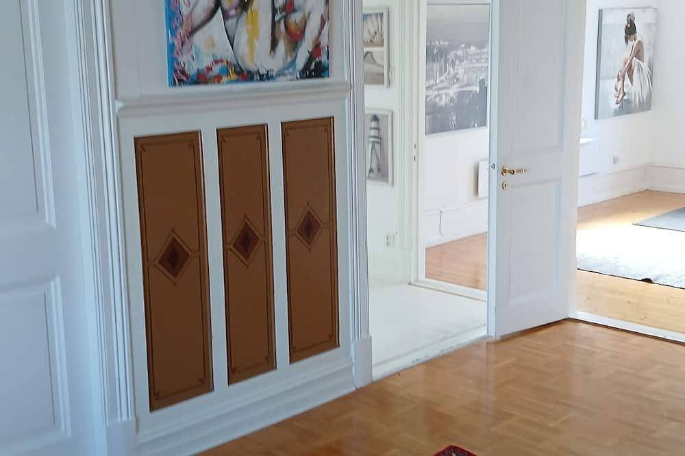 Ganze Wohnung, Härligt Boende med 4 Sovrum med Centralt Placering i Smögen, 300 m Till Bryggan in Smögen