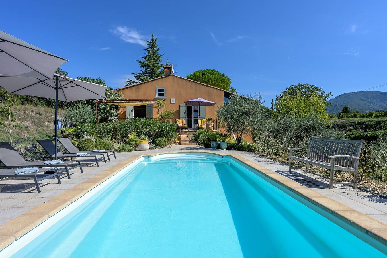 Vakantiewoning 'L’Isclèze' met Uitzicht op de Bergen, Wifi en Airconditioning in Mollans-sur-Ouvèze, Nyons en omgeving