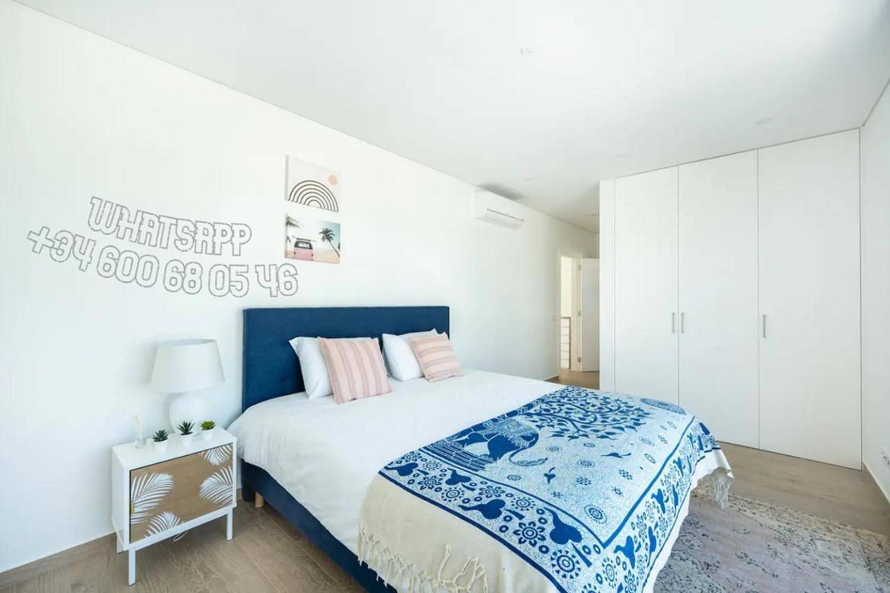 Three-Bedroom House in São Martinho do Porto, Leiria distrito