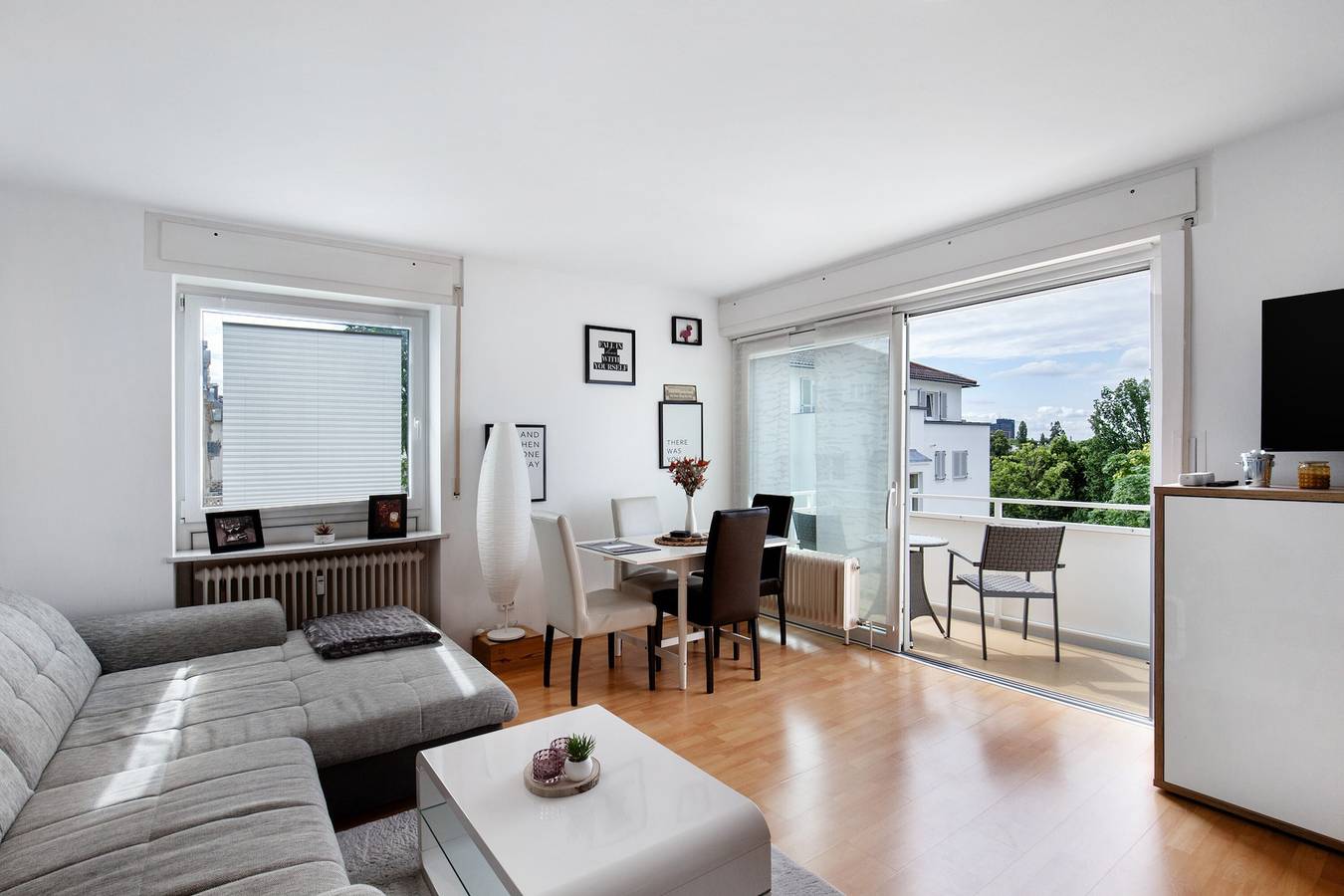 Estudio entero, Apartamento vacacional "Charmante Stadtwohnung Im Zentrum" con balcón y Wi-Fi in Wiesbaden, Rheingau