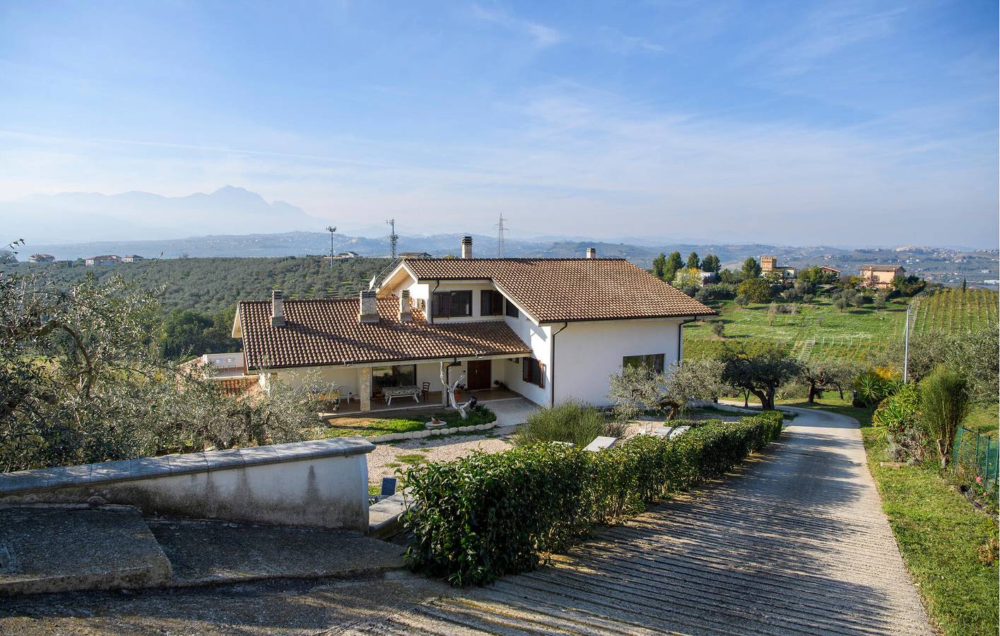 Appartamento intero, Accogliente appartamento con piscina e terrazza, vicino a Moscufo - 700m centro città in Moscufo, Provincia di Pescara