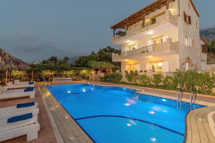 Apartamento de vacaciones para 17 personas, con piscina además de vistas y jardín, Se admiten mascotas - 1