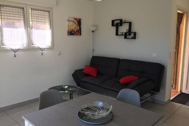 Location de vacances pour 2 personnes, avec terrasse et jardin à Latour-de-France - 4