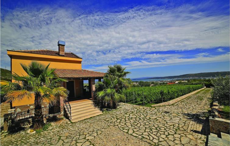 Ferienhaus für 8 Personen, mit Terrasse, mit Haustier in Trogir - 2