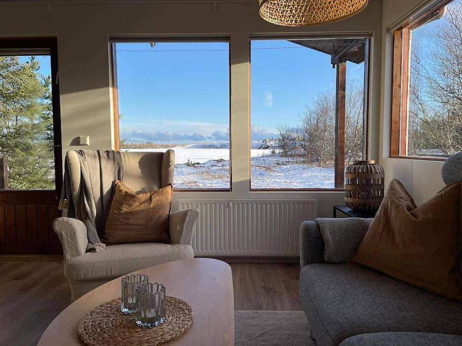 Lakeview cabin near Kirkjubaejarklaustur in Skaftárhreppur, Southern Region