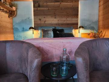 Chambre d’hôte pour 2 personnes, avec jardin ainsi que vue et piscine en Haute-Savoie