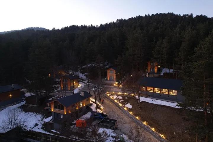 Lodge pour 5 personnes, avec vue sur le lac ainsi que jardin et vue - 1