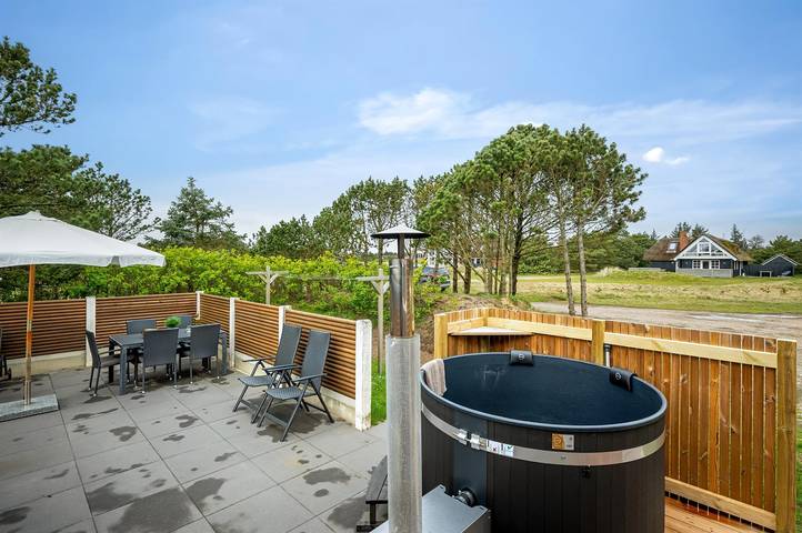 Nice home in Blåvand w/ Wifi, 3 Bedrooms and Sauna in Blavand, Varde