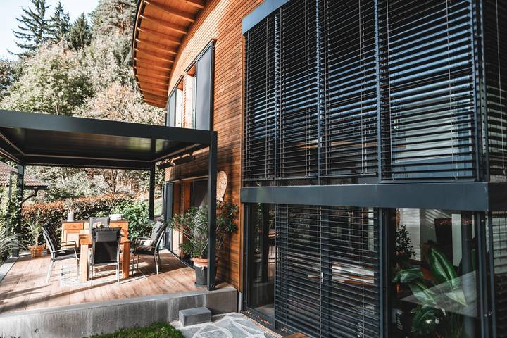 Ferienwohnung für 4 Personen, mit Terrasse und Whirlpool sowie Garten in Brixlegg