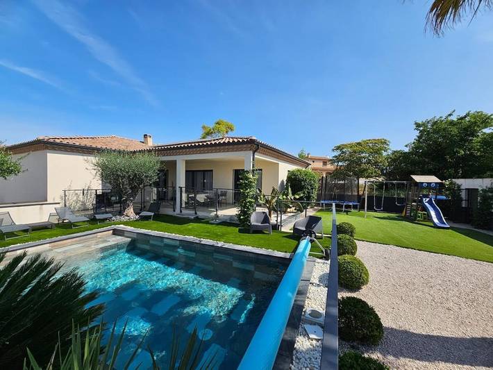 Chalet para 10 personas, con jardín y piscina - 1