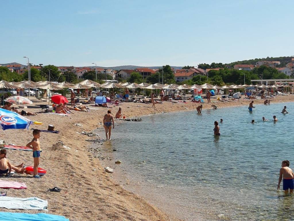 Ganze Wohnung, Ferienwohnung in Brodarica mit Meerblick, Terrasse, Klimaanlage, W-Lan (3814-1) in Sibenik, Šibenik-Knin