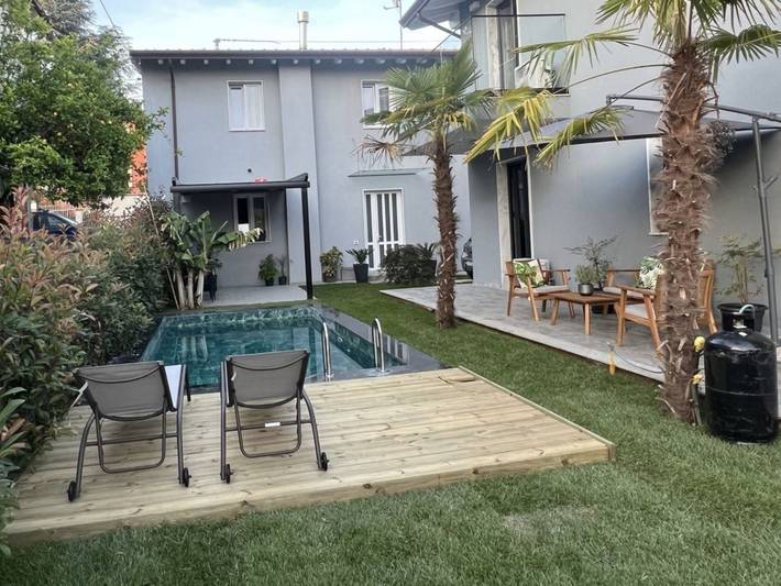 Ferienhaus für 8 Personen, mit Pool und Garten sowie Terrasse - 1
