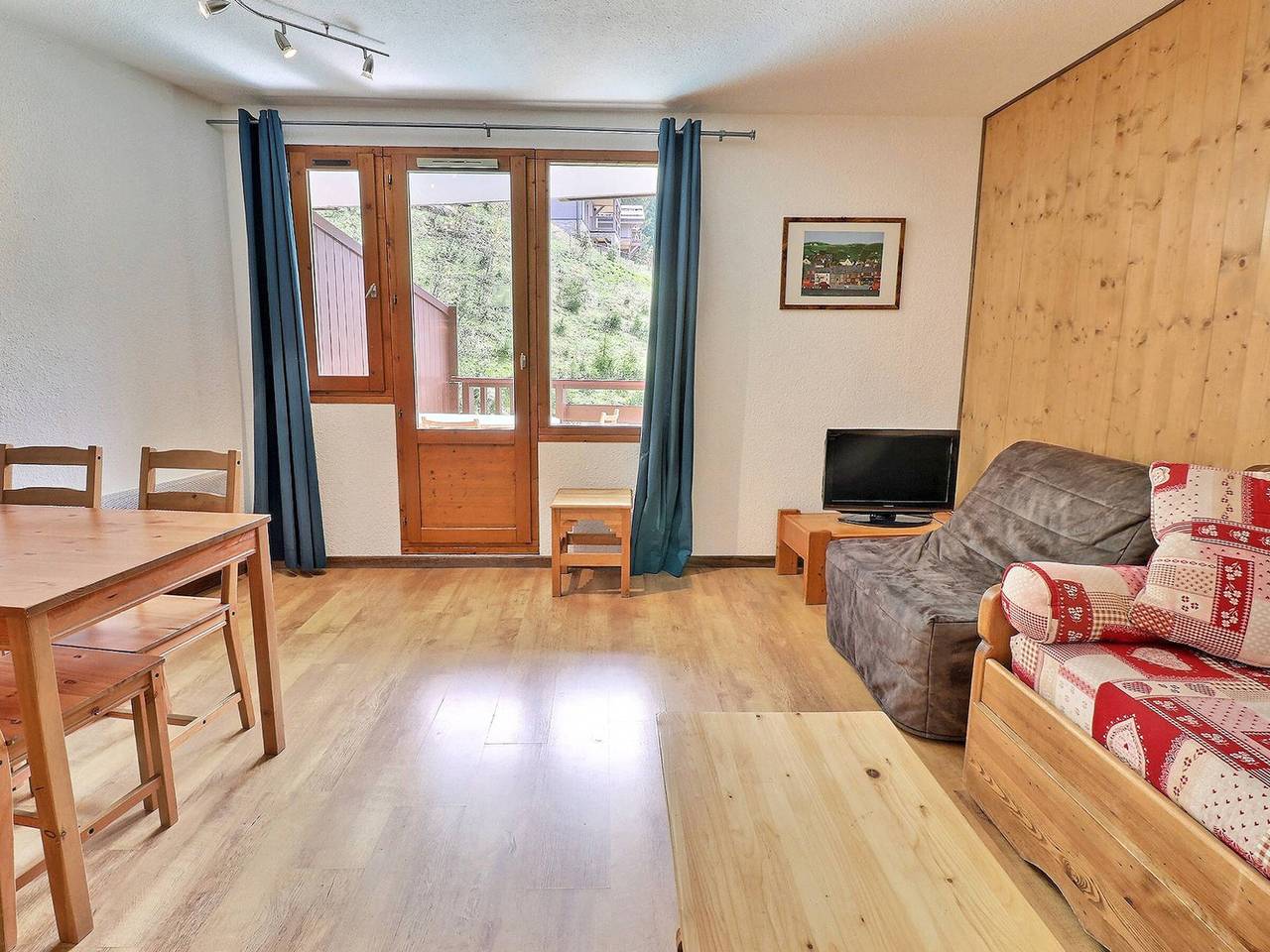 Ganze Wohnung, La Tania - Gemütliche Ferienwohnung für 4 Personen, Ski-in/Ski-out, 31m² in La Tania, La Perrière