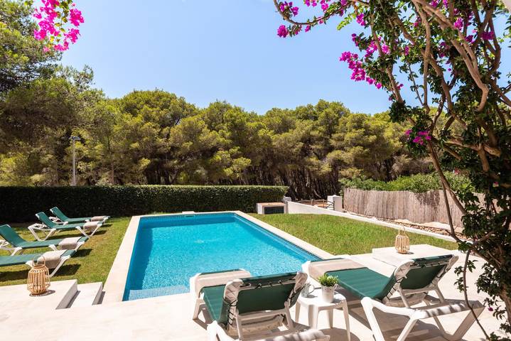 Location de vacances pour 8 personnes, avec jardin à Son Parc - 2