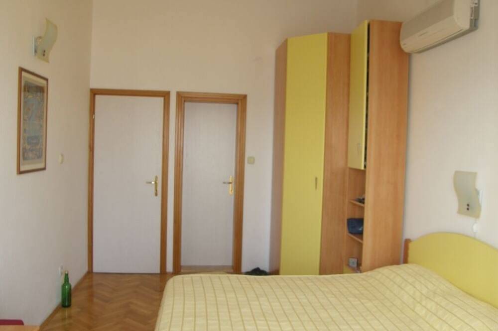 Room in Bol with Seaview, Balcony, Air condition, Wifi (3416-5) in Bol, Brac