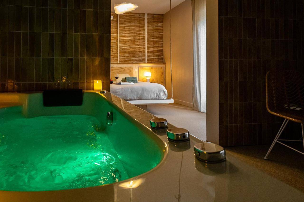 Appartement entier, Love Room Suite Bali - Auray en Bretagne in Brech, Côte des Mégalithes