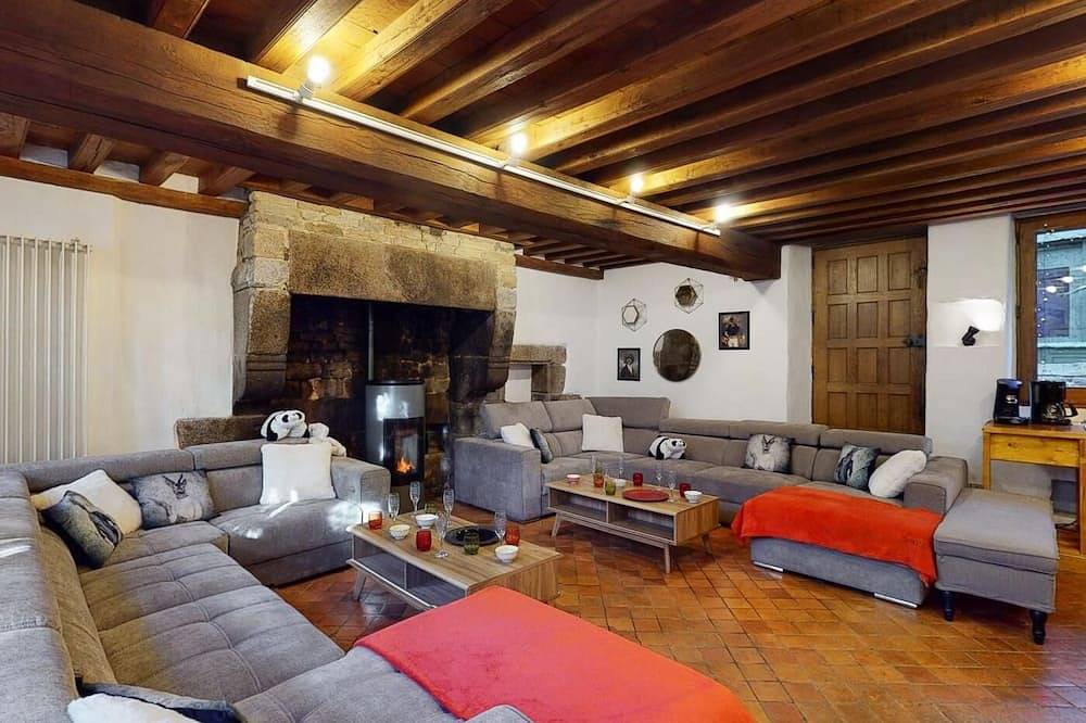 Piso · Villedieu-les-Poêles · ★3,77 · 1 dormitorio · 3 camas · 1 baño in Villedieu-les-Poêles, Côte de la Déroute